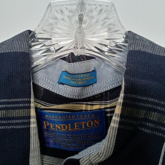 Pendleton plaid button down shirt size medium - Picture 5 of 6
